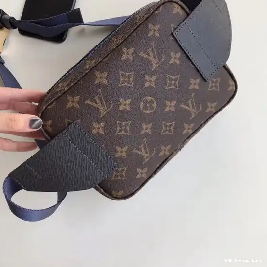 AAA Replica Ru Vuitton Louis Messenger 0624